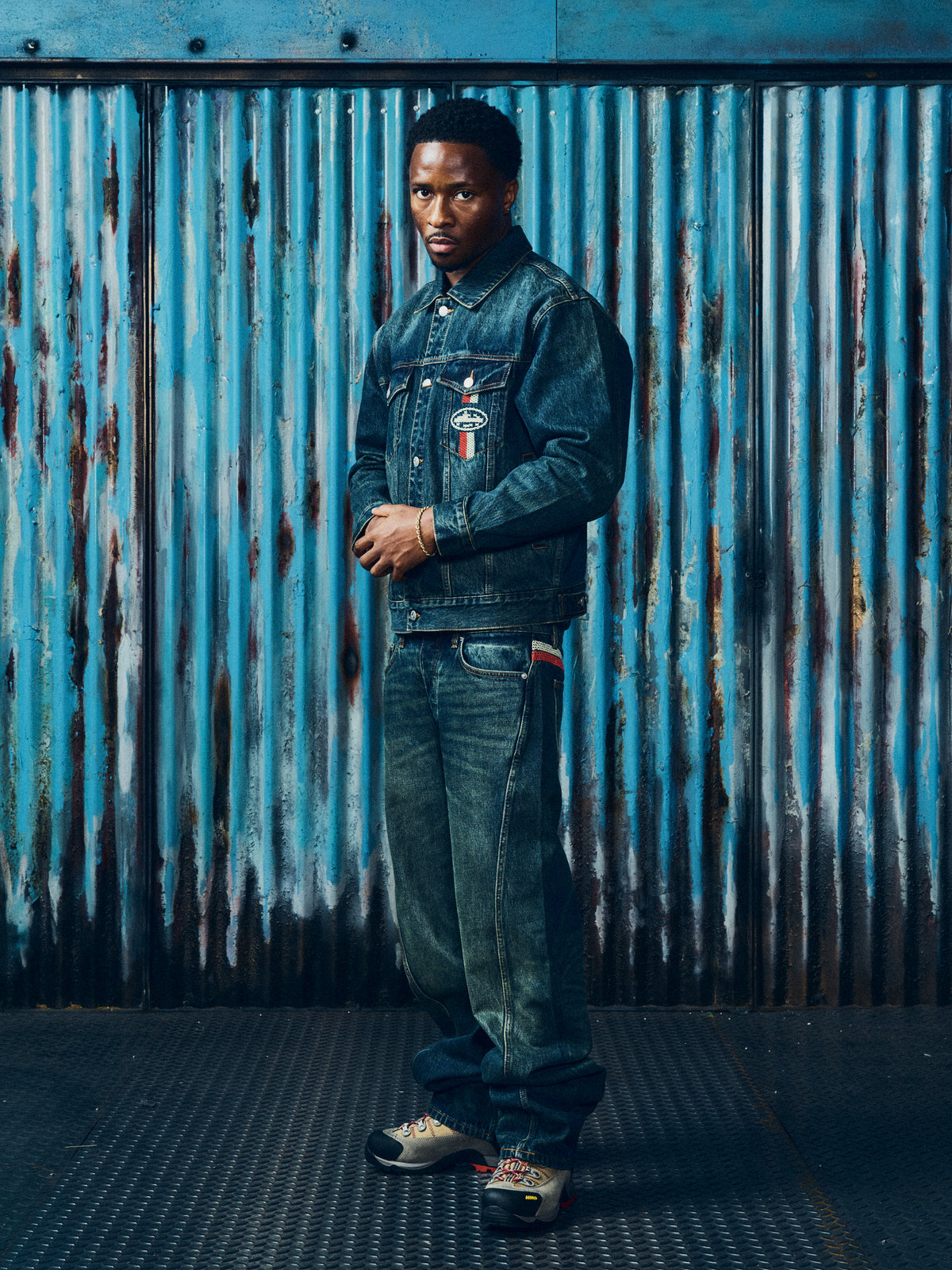 CROSS-STITCH DENIM JEANS [WASHED INDIGO]
