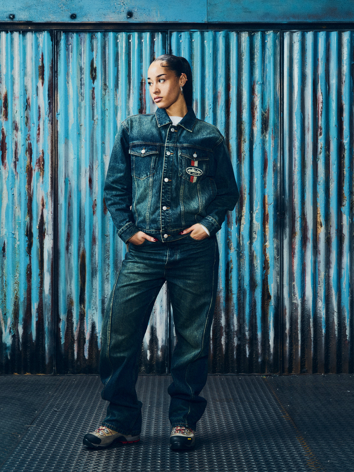 CROSS-STITCH DENIM JEANS [WASHED INDIGO]