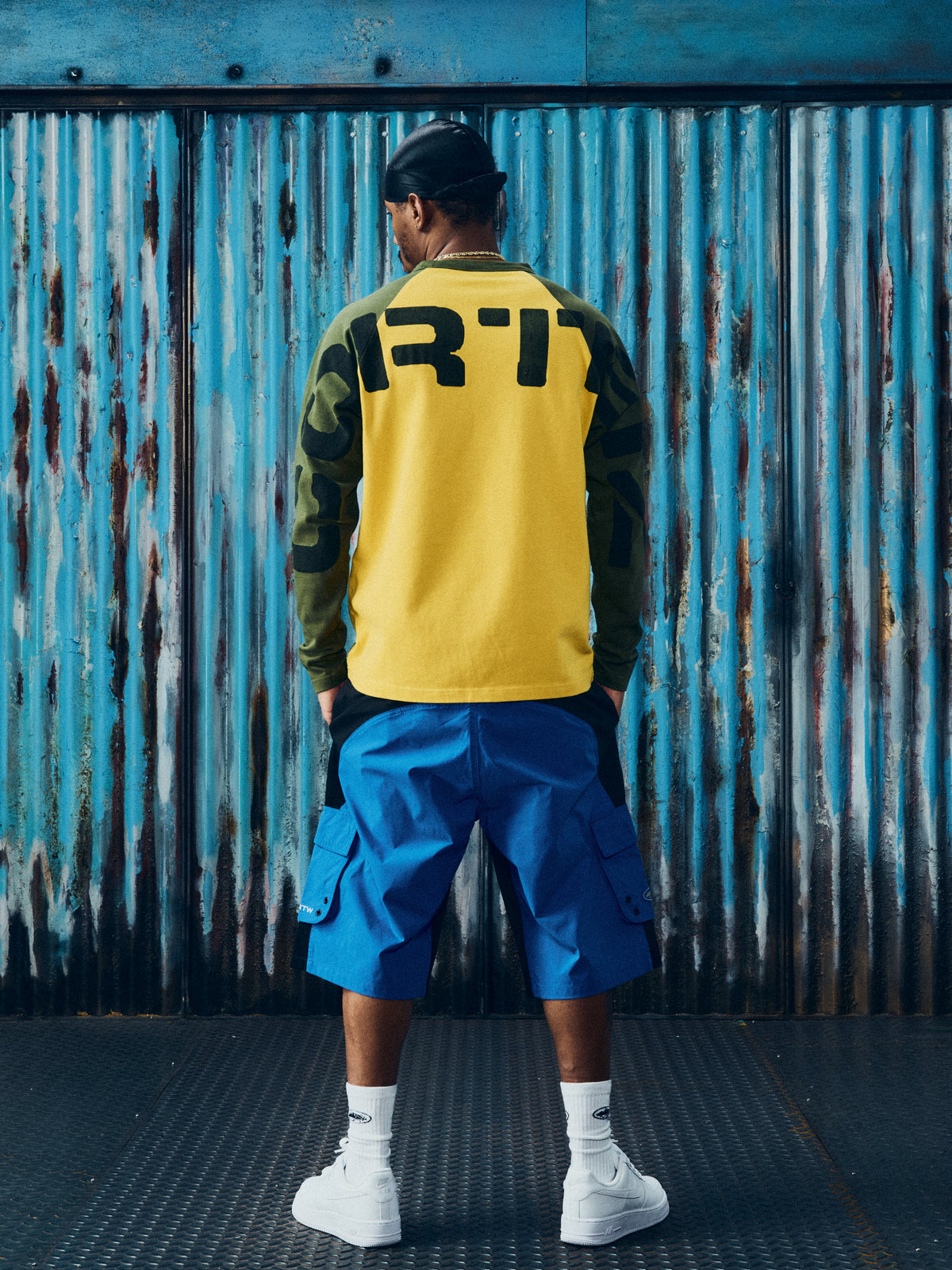 STENCIL RAGLAN LS [GOLD/OLIVE]